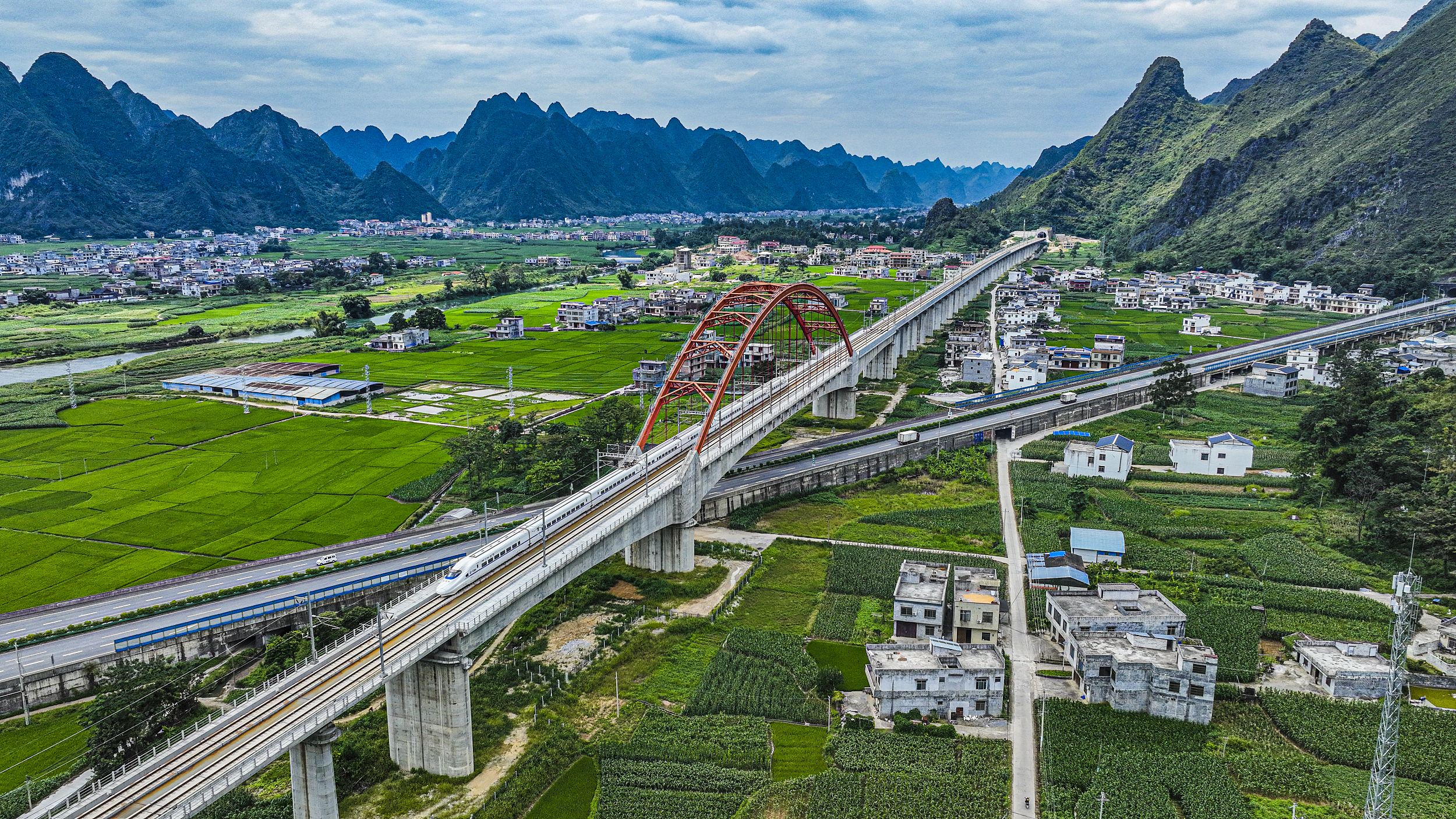 High-speed railway now connects China's karst regions