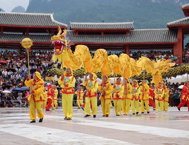 Huanjiang celebrates Fenlong Festival to showcase Maonan culture