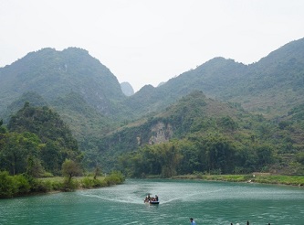 Hechi's Bama shares longevity, wellness secrets with global media