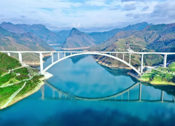 US magazine highlights Tian'e Longtan Grand Bridge
