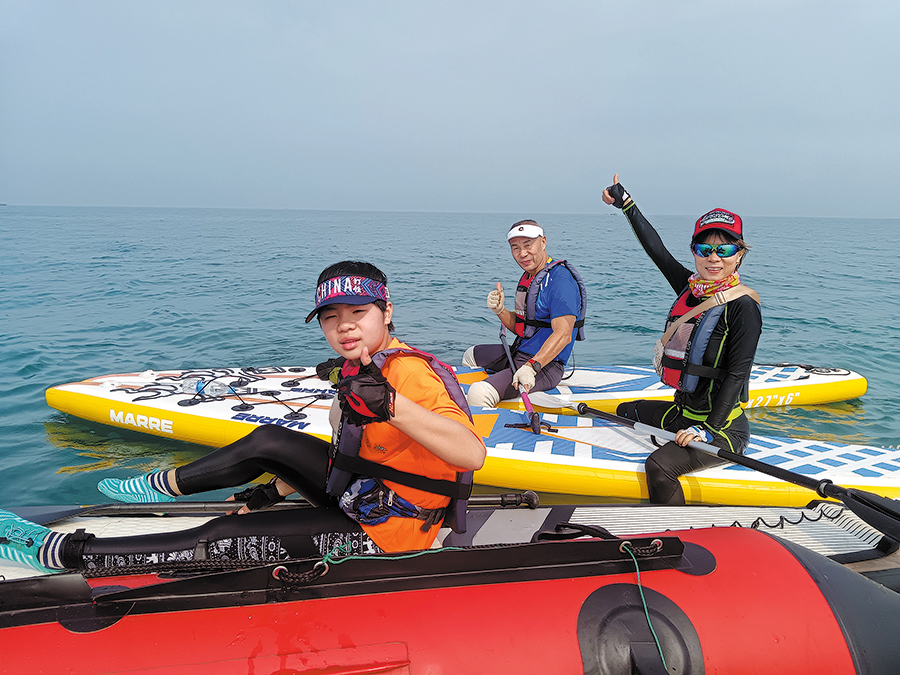 Parents' perseverance inspires young paddler