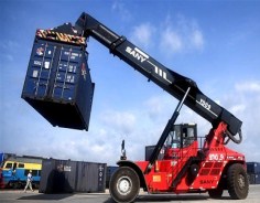 Container throughput of Qinzhou Port exceeds 1 million TEUs in H1