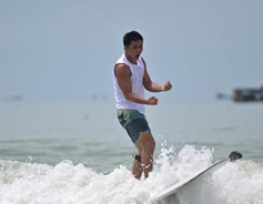 National surfing tournament hangs loose in Beihai