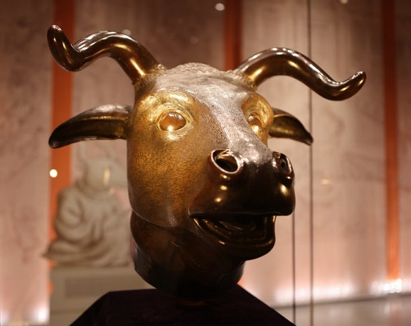Exhibition unveils reunited bronze zodiac animal heads in Yungang Grottoes