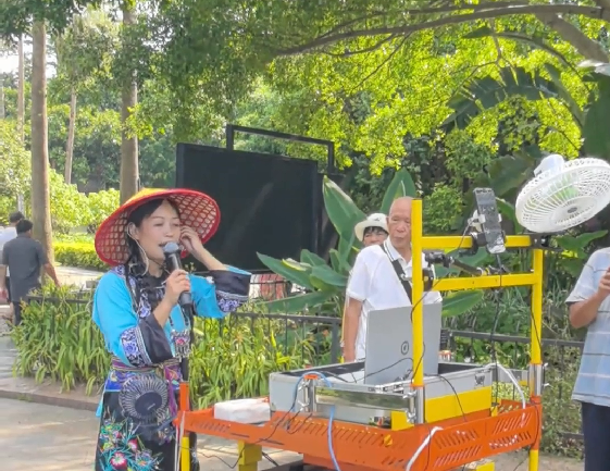 Live stream of mountain song performances thrives in Liuzhou 