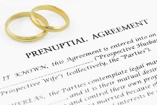 Survey: More overseas Chinese prefer prenup agreements