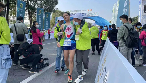 4,176 volunteers serve Huangpu Marathon