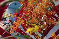 Floral art graces exhibition in Guangzhou