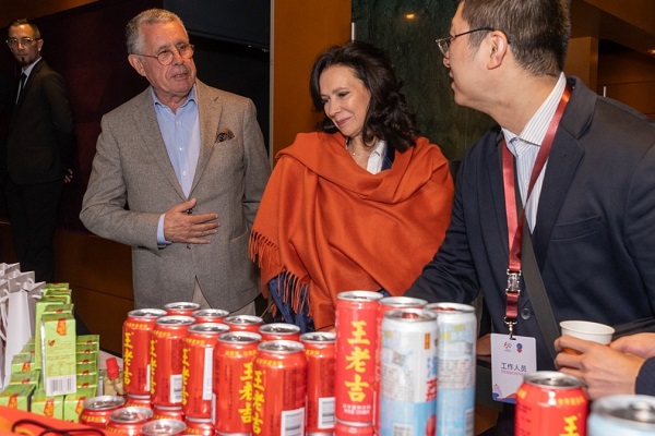 Chinese beverage brand unveils oversea brand in Paris