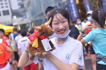 Vertical marathon climbs high in Tianhe