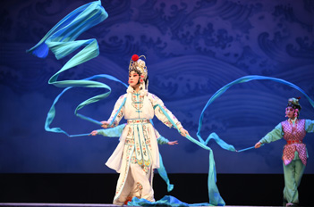 Chinese folk tale opera staged in Tianhe