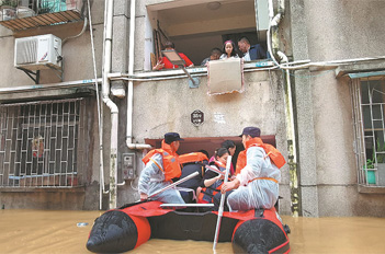 Flooded Guangdong acts swiftly
