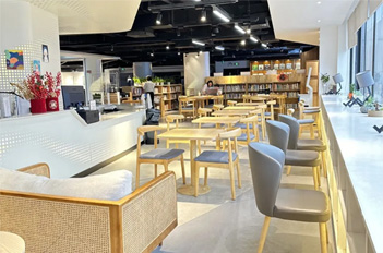 New library opens in Tianhe Road Business Circle