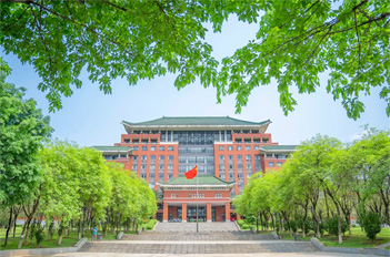 Embrace green summer at Tianhe university