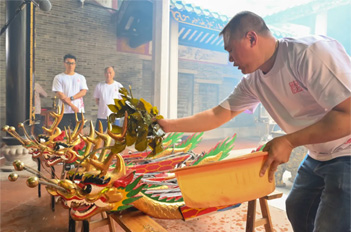 Dragon Boat Festival vibes pulse through Tianhe