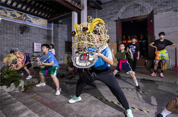 Village lion dance training class opens in Tianhe