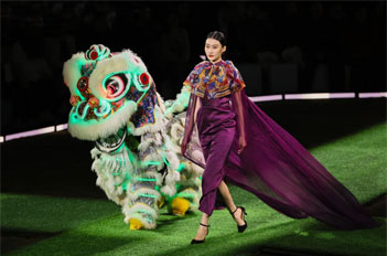 Tianhe fashion show mixes tradition with modernity