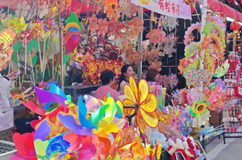 Tianhe flower market opens in grand style