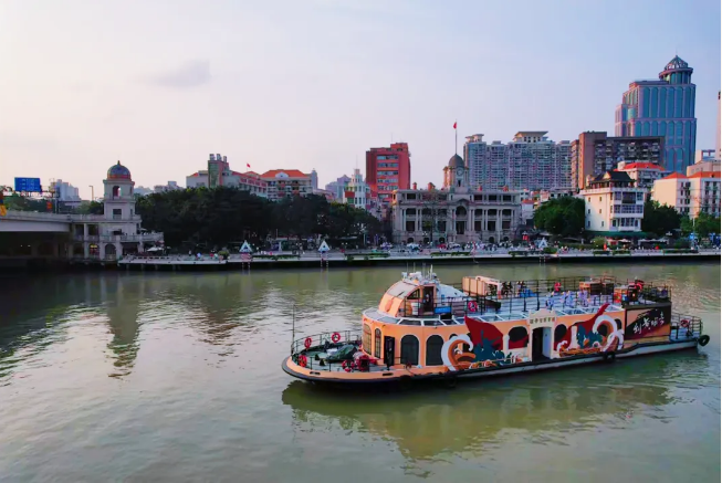 Explore Huangpu Military Academy on cruise line