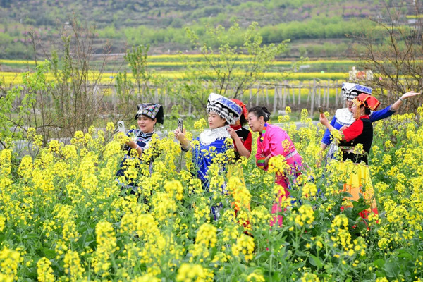 一百天的春季 一百分的美丽 | 骑着车，带着TA，共赴山野赏春花~2.jpg