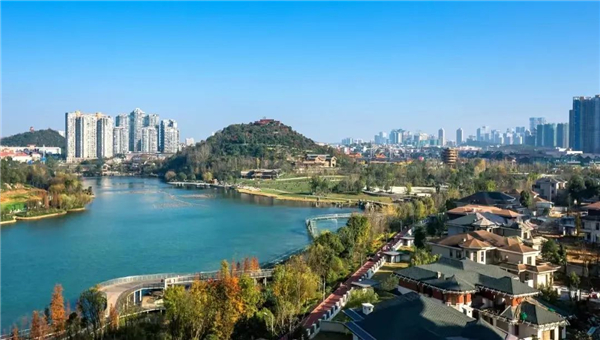 Urban renewal deals signed in Baiyun