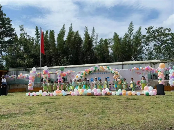 huaxi Children Day.jpg