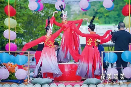 Huaxi sees double growth in Mid-Autumn Festival Holiday tourism