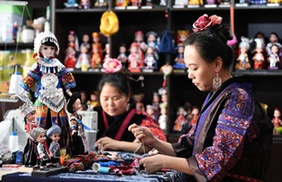 Nanming's cultural creative products popular in markets
