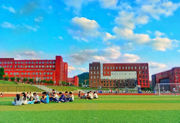清镇大学_副本.jpg