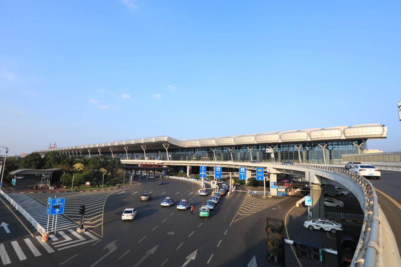 Guizhou Shuanglong Airport Economic Zone promotes big data development in H1