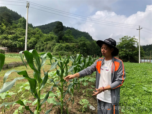 Village welcomes new-generation farmer