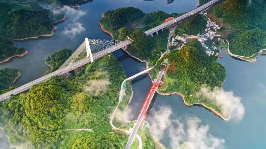 Guiyang hopes to gallop toward mega-city status