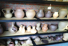 Ancient pottery craft of Li people in Changjiang