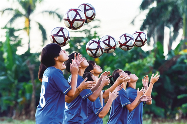 Hainan's football tournament gathers teams from 18 countries