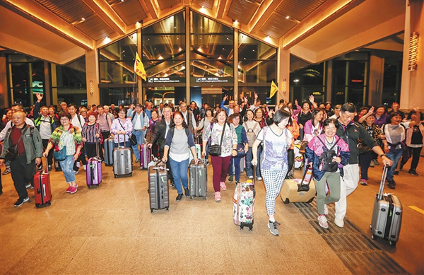 Macao tourists continue pouring into Hainan
