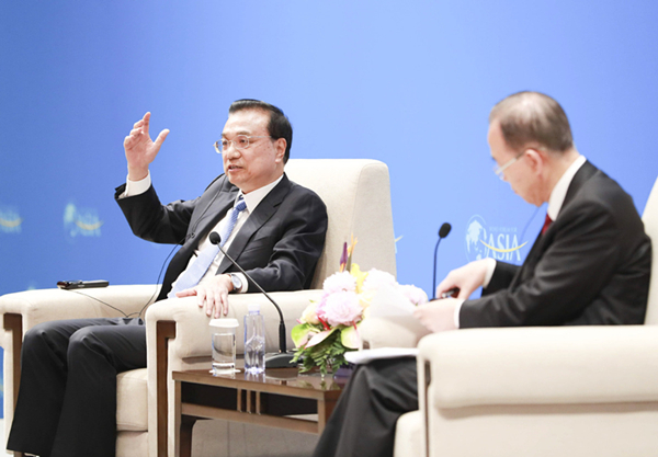 Premier holds talks with Boao representatives