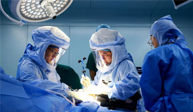 Cutting-edge robot-assisted surgeries completed at Hainan medical pilot zone