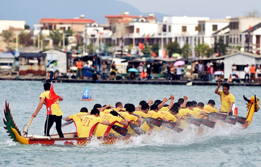 Maritime sports in Hainan: 30 years of surfing, sailing and diving