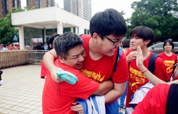 58,775 students attend gaokao in Hainan on 1st day