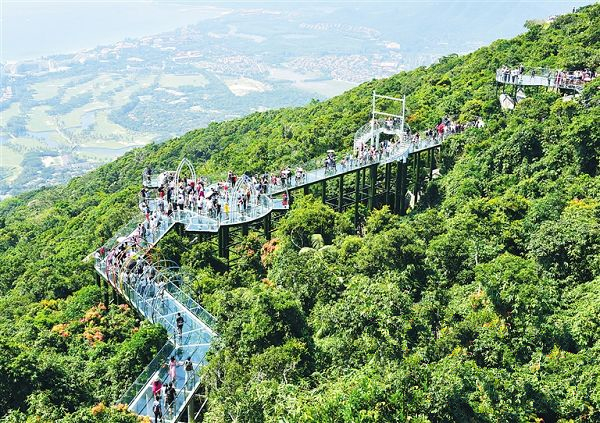 Hainan tourism skyrockets during National Day holiday