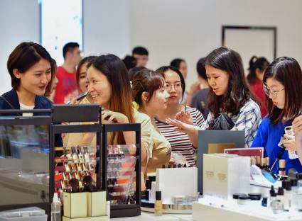 Sales of duty-free products exceed 95m yuan during Dragon Boat Festival holiday 