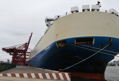 First vessel loaded with parallel-imported cars arrives in Hainan FTZ