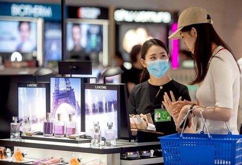 China Duty Free Group forecasts profits surge in H1