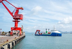 4 scientific research ships dock at Sanya Nanshan Port 