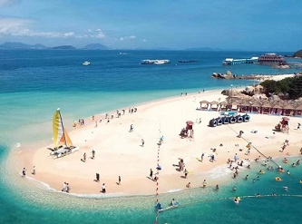 Hainan emerges as popular summer destination