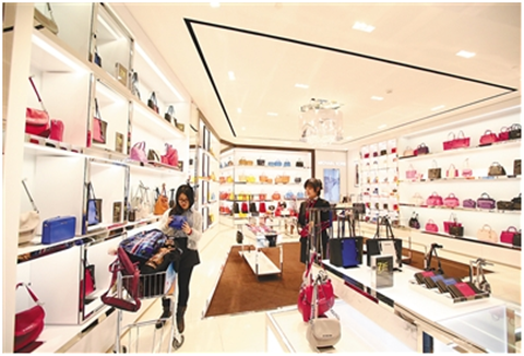 Duty-free shopping enriches people’s lives in Hainan