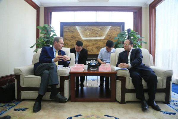 WHDZ official meets with Moldovan Ambassador to China