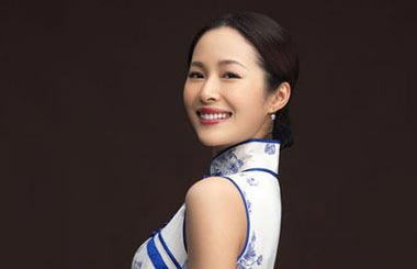 Actress earns fame for volunteer teaching