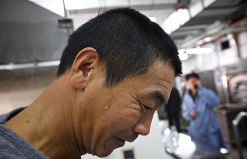 Railway workers to keep beddings clean during travel rush