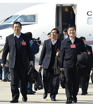 CPPCC members arrive in Beijing for annual session